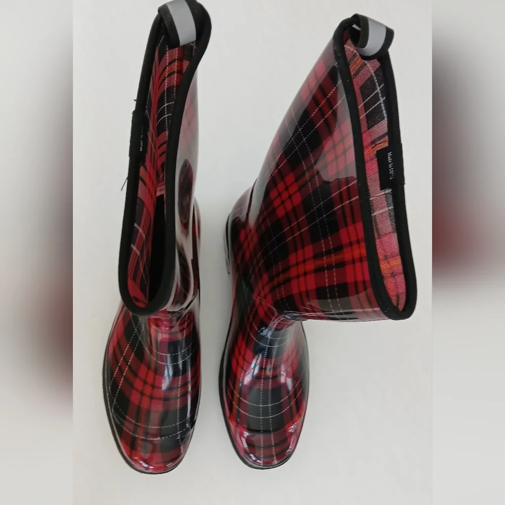 HISEA Red & Black Plaid Rain Booties – Size 9 – Mid‑Calf Waterproof Wellies